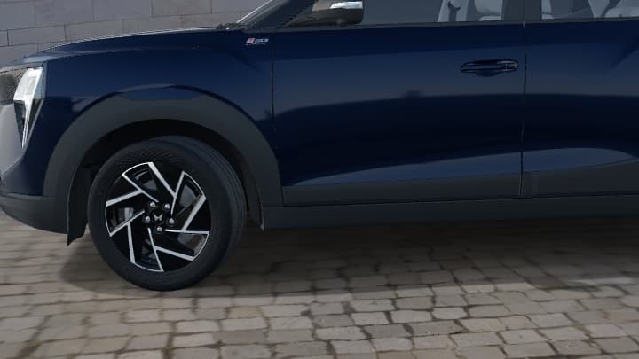 XUV 3XO Image 11