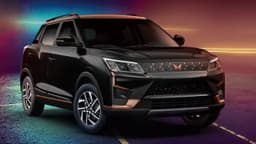 XUV400 Image 1