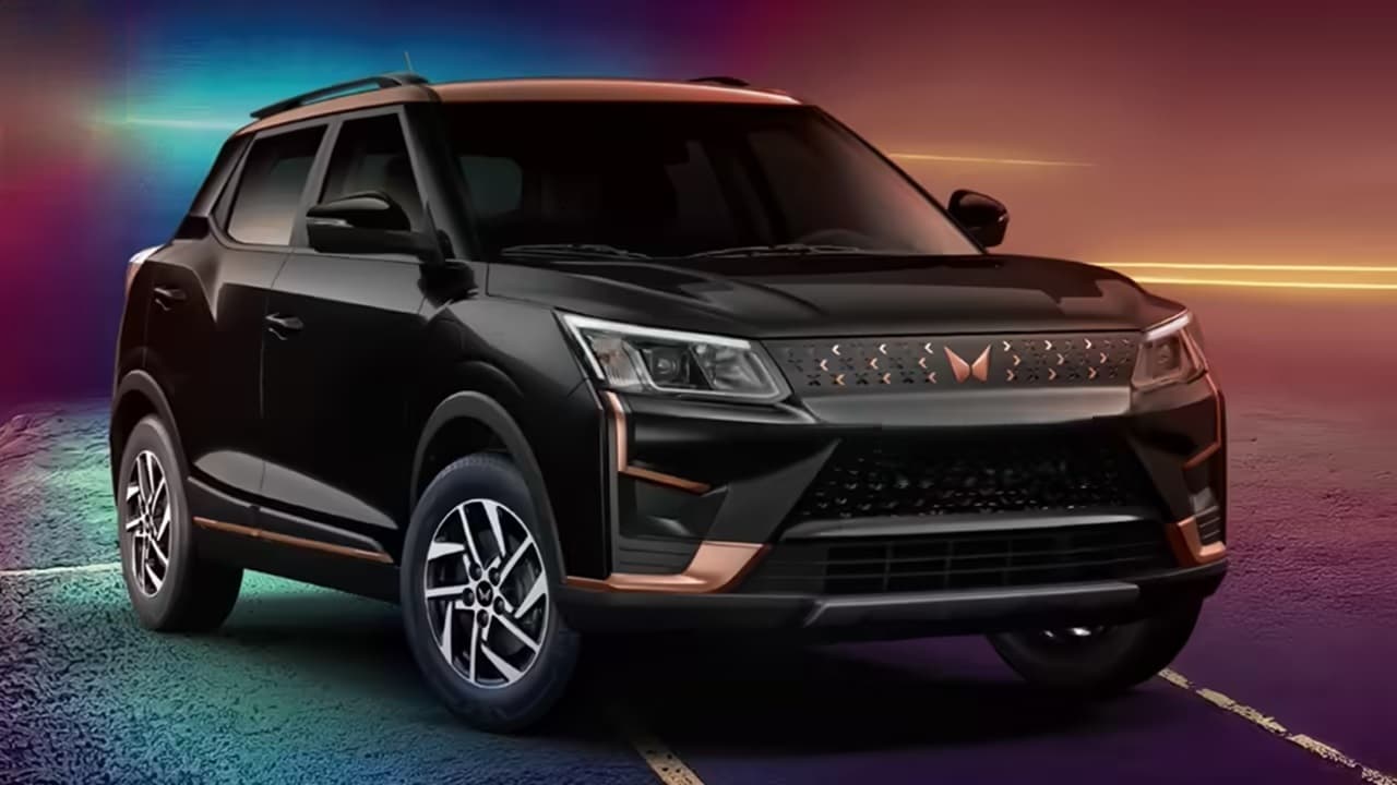 XUV400 Image 1