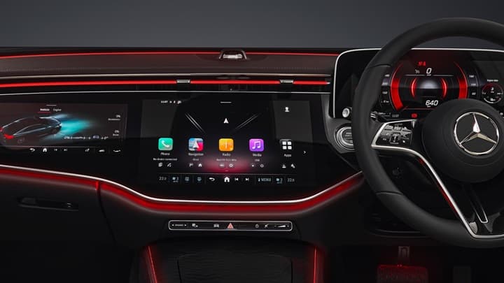 E-Class Image 12