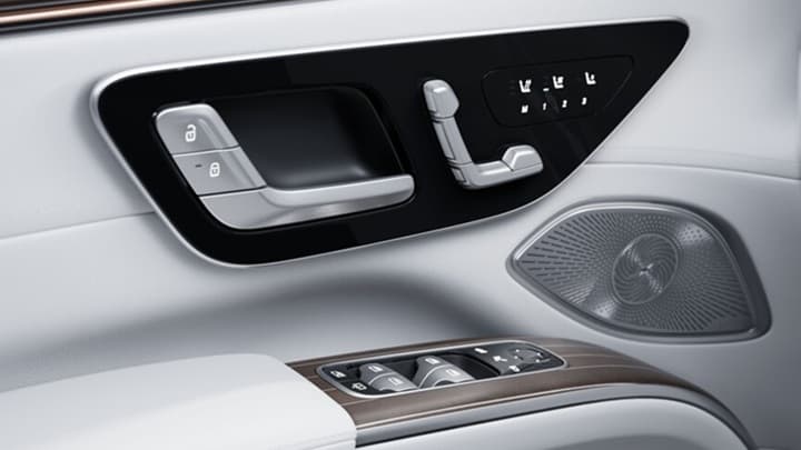 EQS SUV Image 19