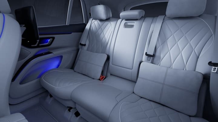 EQS SUV Image 20