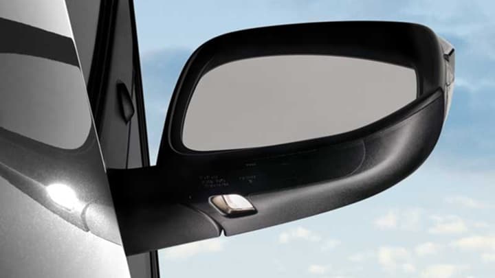Innova Crysta Image 13