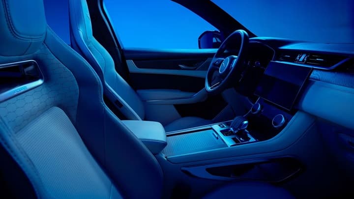 F-Pace Image 12
