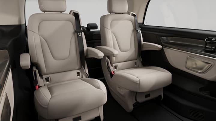 V Class Extra LWB Image 24