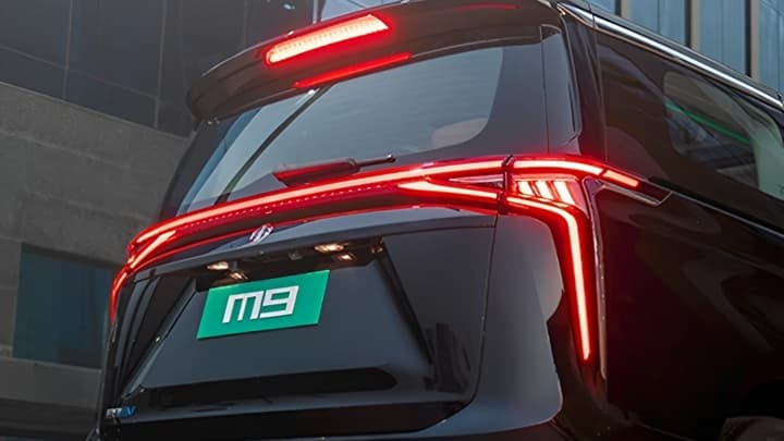 M9 Image 9
