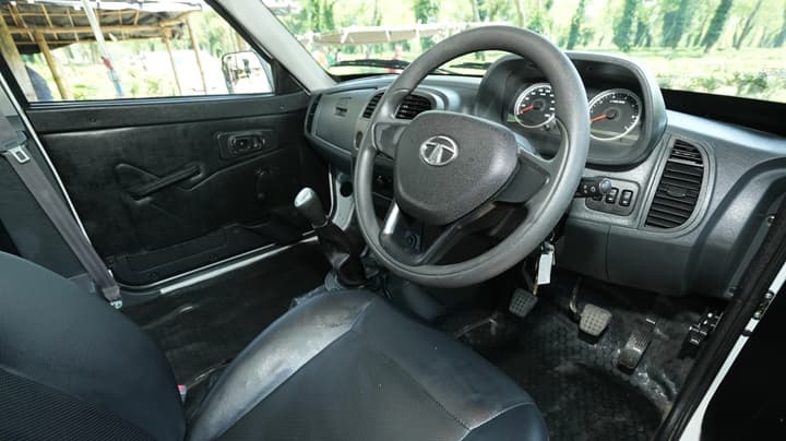 Yodha Crew Cab Image 7