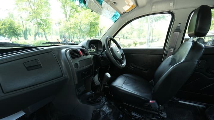 Yodha Crew Cab Image 8