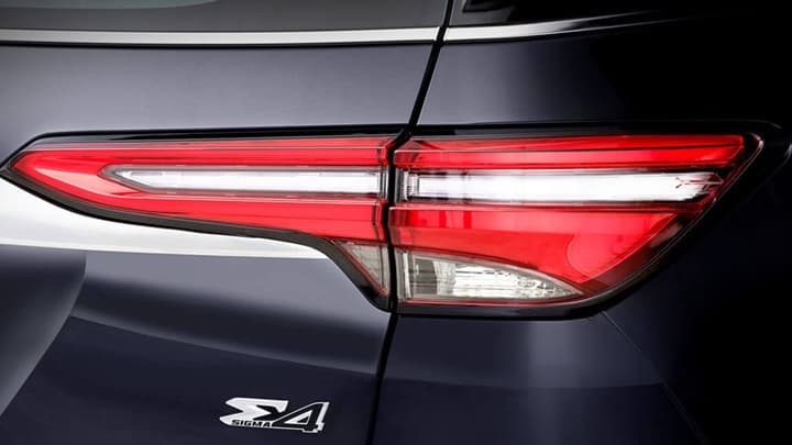 Fortuner Image 14