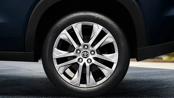 Innova Hycross Image 12