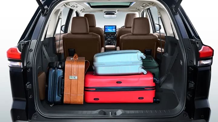 Innova Hycross Image 19